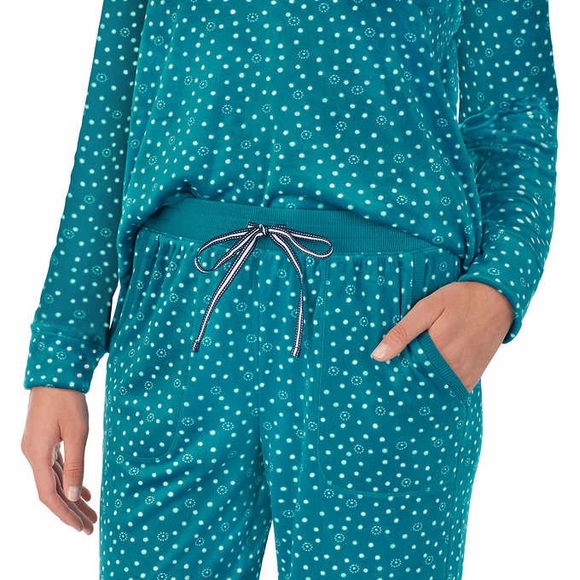 Like New. Nautica Women’s 2 piece PJ set in Teal. Size Small. - Picture 3 of 9